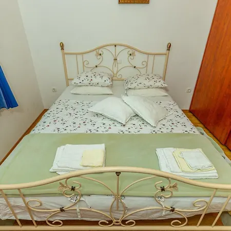 Apartment Dadi *