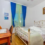Apartament Dadi *