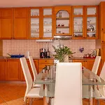 Apartament Dadi *