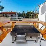 Dadi Apartment