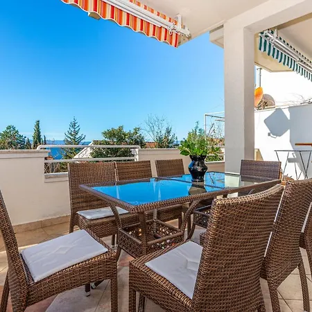 Dadi Apartman